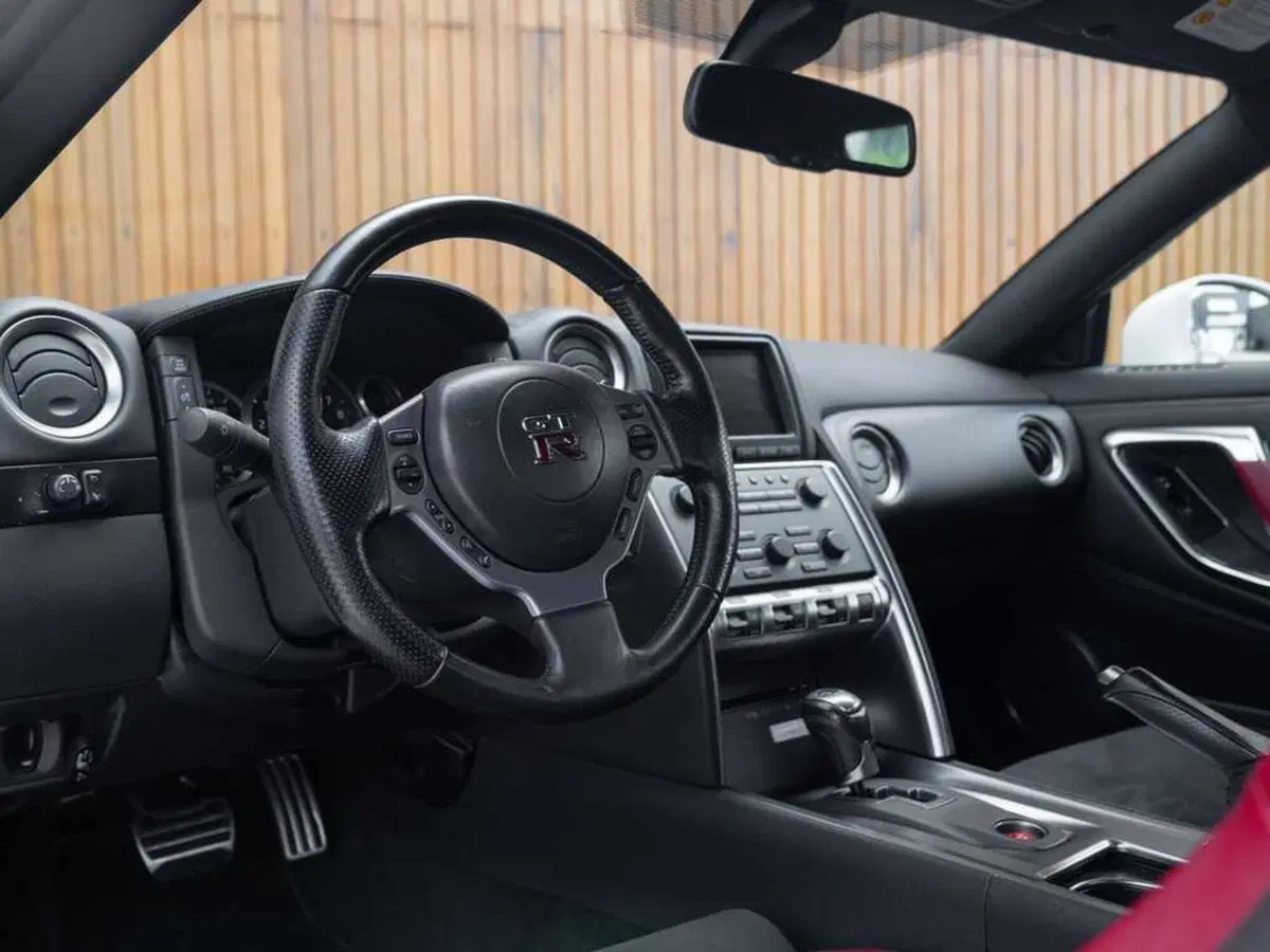 Nissan GT-R Safari: Godzilla diventa un mostro da off-road e vuole portarti alla fine del mondo