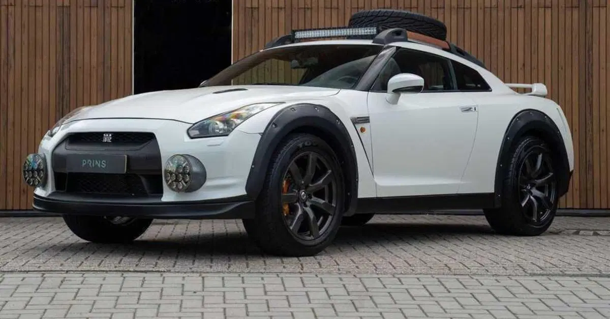 Nissan GT-R Safari: Godzilla diventa un mostro da off-road e vuole portarti alla fine del mondo
