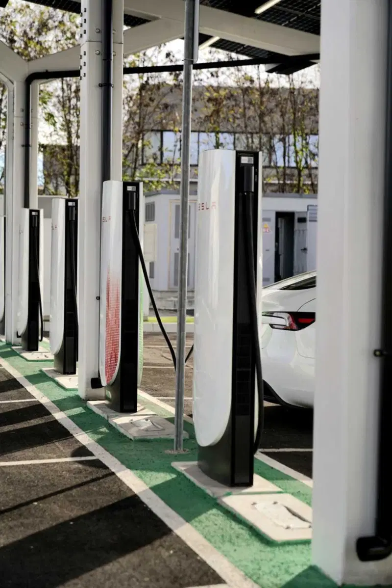 Colonnina Tesla