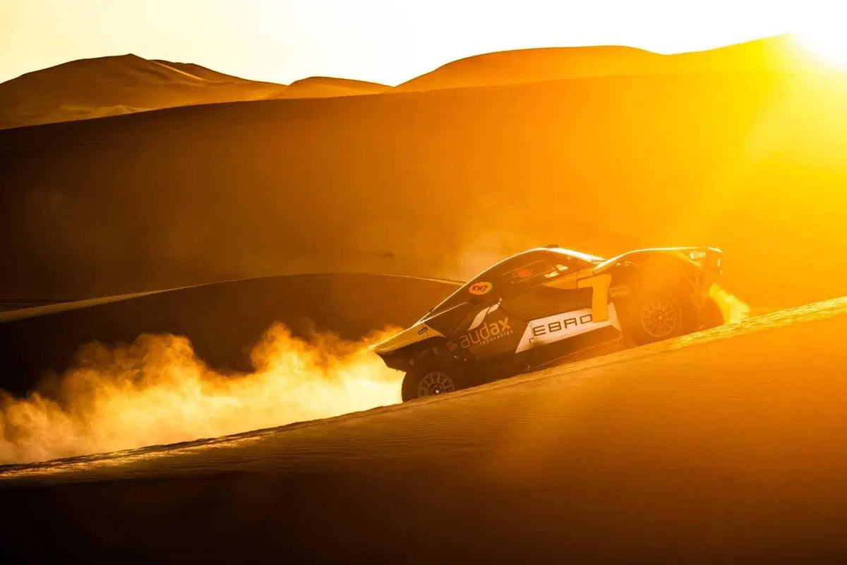 Dakar26. Svelato l’inedito “trittico” Ebro-Sanz-Gerini [VIDEO]