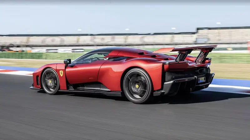 Ferrari domina i Top Gear Awards 2026: doppietta storica con F80 e 296 Speciale