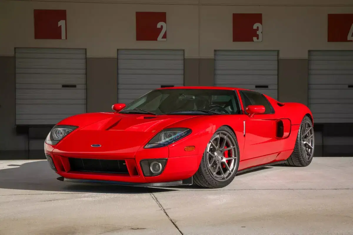 Ritorno al passato: la Ford GT di Paul Walker riappare ad un’asta dopo anni nell’ombra (2)