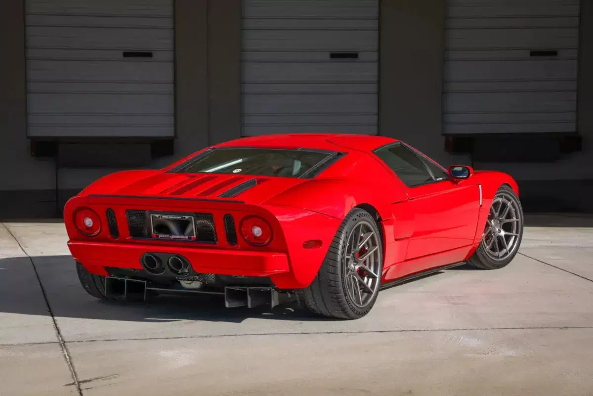 Ritorno al passato: la Ford GT di Paul Walker riappare ad un’asta dopo anni nell’ombra (8)