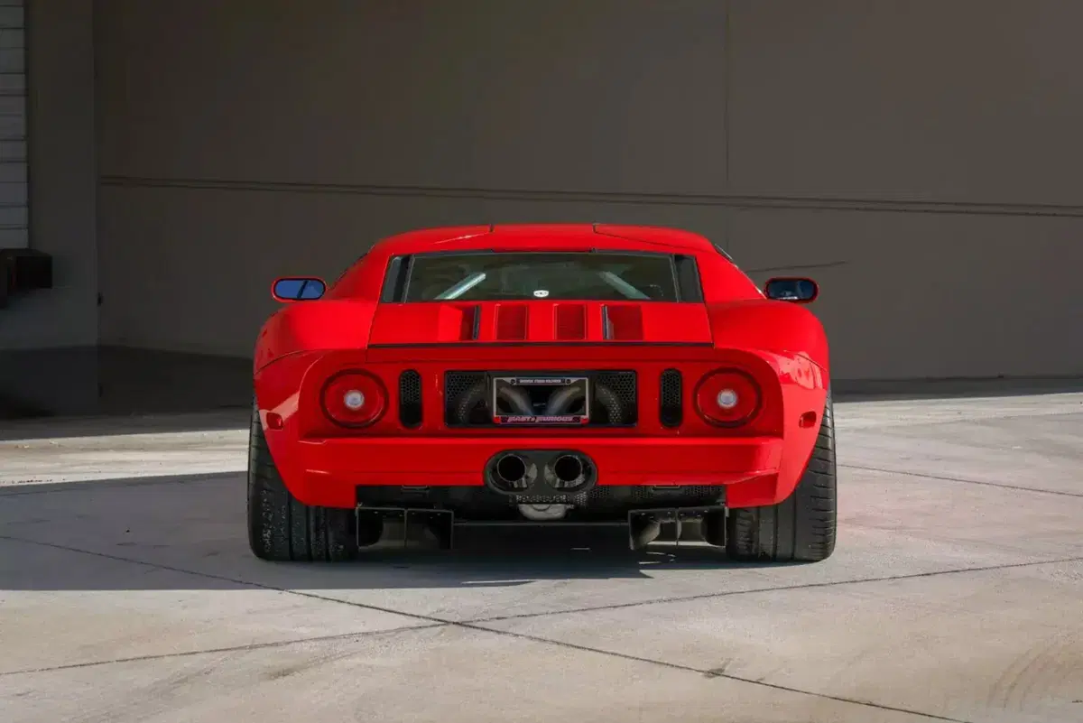 Ritorno al passato: la Ford GT di Paul Walker riappare ad un’asta dopo anni nell’ombra (9)