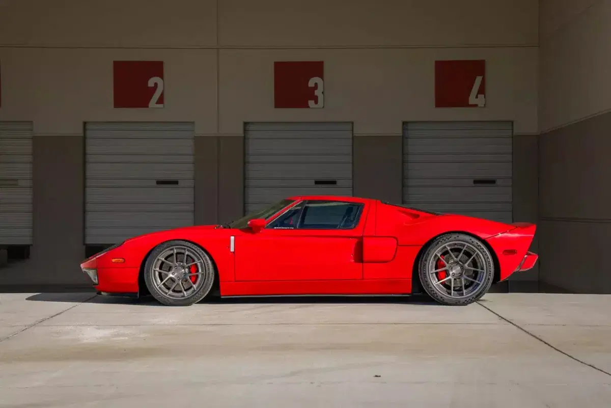 Ritorno al passato: la Ford GT di Paul Walker riappare ad un’asta dopo anni nell’ombra (10)