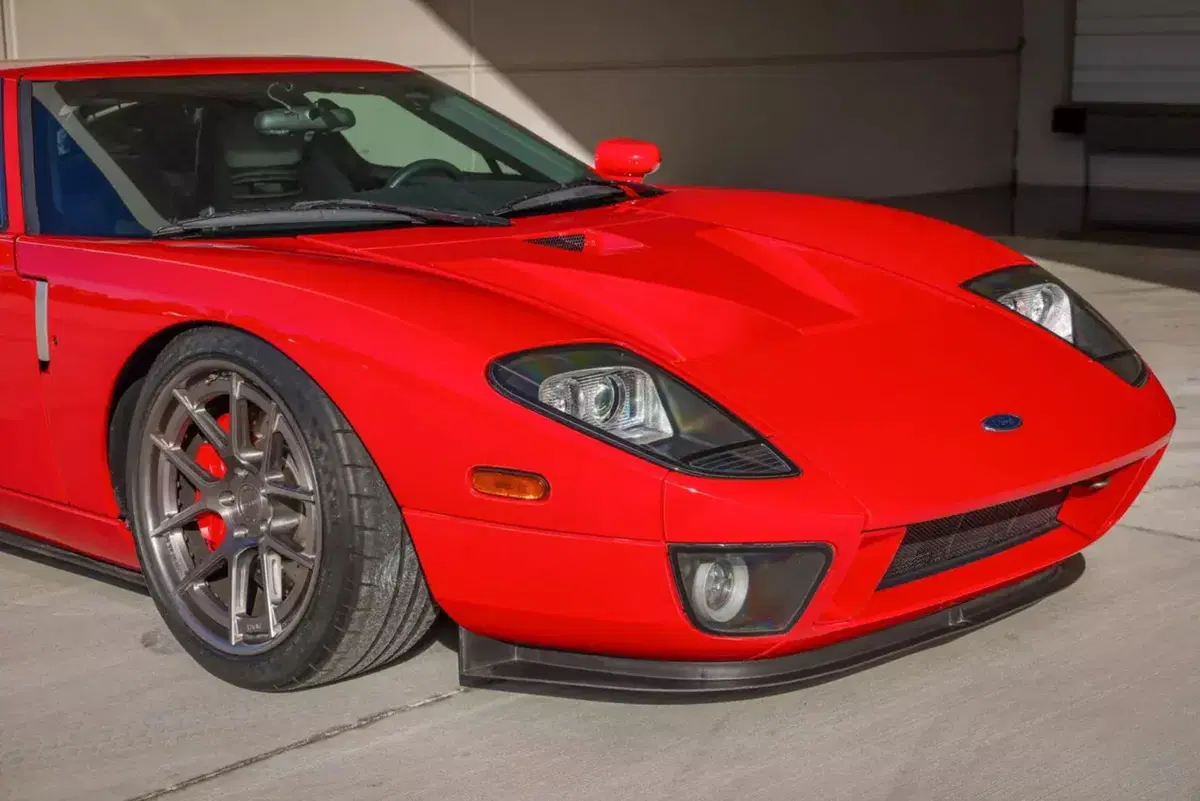 Ritorno al passato: la Ford GT di Paul Walker riappare ad un’asta dopo anni nell’ombra (11)