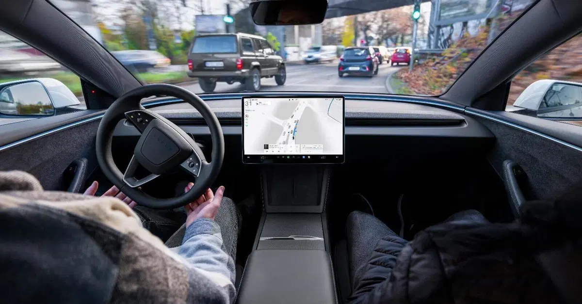 Tesla porta in Italia l&rsquo;esperienza da passeggero del Full Self-Driving (Supervised): debutto dal 1&deg; dicembre