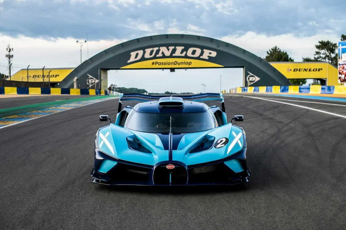 Bugatti Bolide, addio al mito: consegnato l'ultimo esemplare della hypercar da pista più estrema (5)