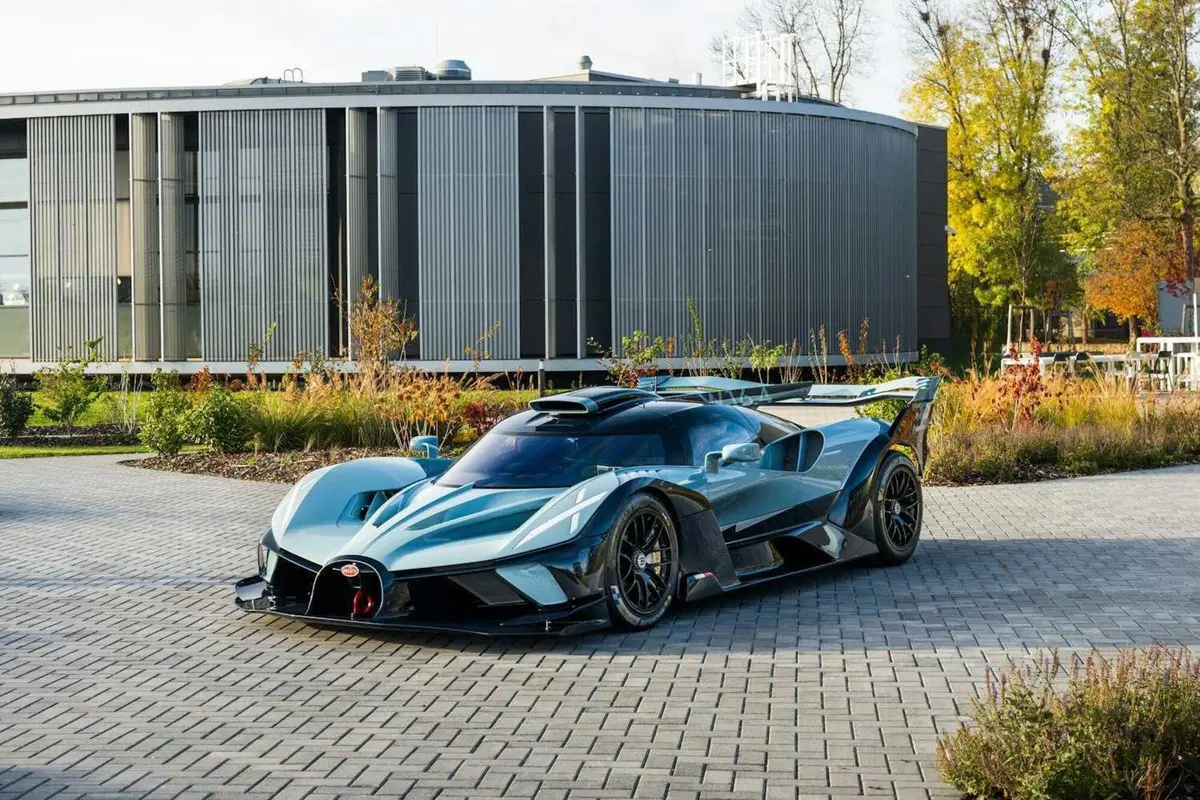 Bugatti Bolide, addio al mito: consegnato l'ultimo esemplare della hypercar da pista più estrema (9)