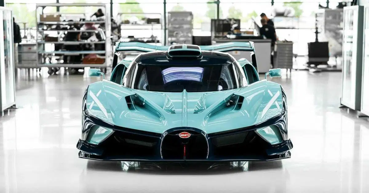 Bugatti Bolide, addio al mito: consegnato l'ultimo esemplare della hypercar da pista pi&ugrave; estrema