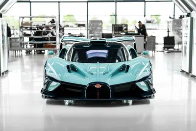 Bugatti Bolide, addio al mito: consegnato l'ultimo esemplare della hypercar da pista pi&ugrave; estrema