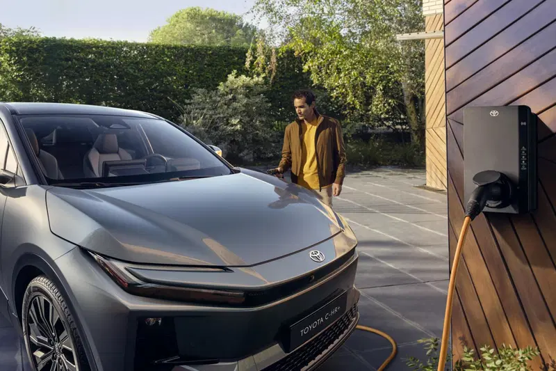 Toyota C-HR+