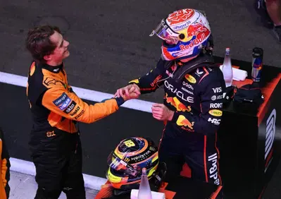 F1. Verstappen vince il Gran Premio del Qatar 2025! Piastri e Norris rimandano il titolo ad Abu Dhabi