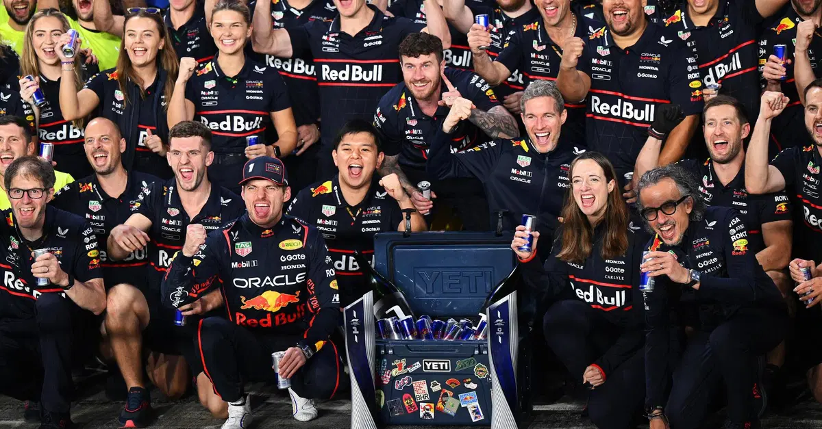 F1. GP Qatar, Mekies sorpreso dalla McLaren: "Non ci aspettavamo che non fermassero Piastri e Norris. Verstappen non sbaglia mai"
