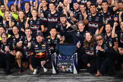 F1. GP Qatar, Mekies sorpreso dalla McLaren: "Non ci aspettavamo che non fermassero Piastri e Norris. Verstappen non sbaglia mai"
