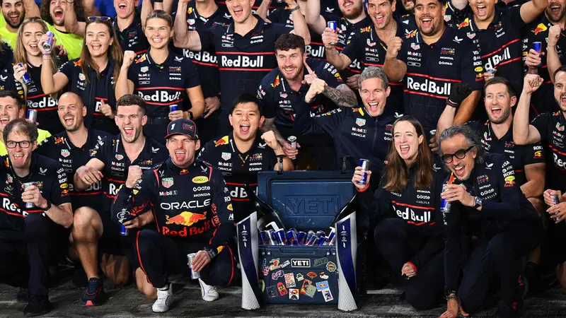 F1. GP Qatar, Mekies sorpreso dalla McLaren: "Non ci aspettavamo che non fermassero Piastri e Norris. Verstappen non sbaglia mai"