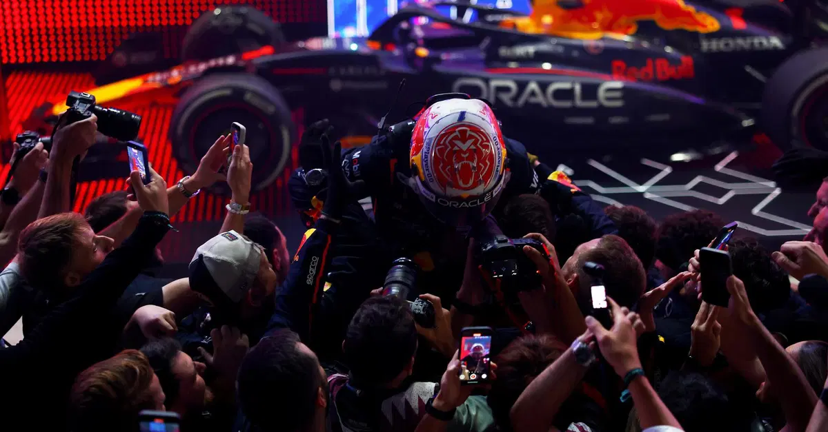 F1. GP Qatar, Max Verstappen stellare a Losail: "Non penso a perdere, solo a come vincere. Pi&ugrave; rilassato di Abu Dhabi 2021"