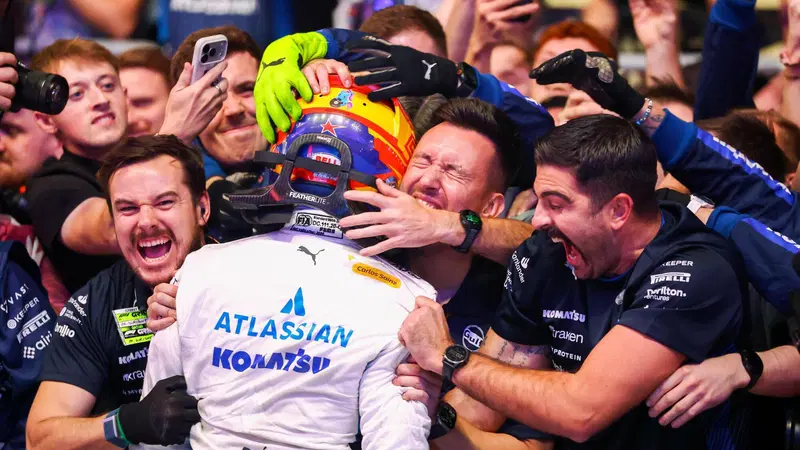 F1. GP Qatar, Sainz trionfa ancora con la Williams: "Sono estremamente orgoglioso del team. Siamo riusciti a battere anche Norris"