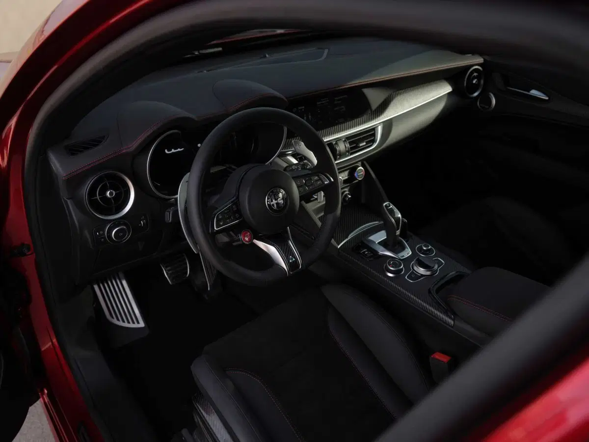 Alfa Romeo presenta le nuove Giulia e Stelvio Quadrifoglio Collezione: 63 esemplari per celebrare un'icona