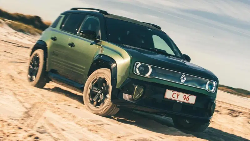 In arrivo la Renault 4 a quattro ruote motrici: il progetto &egrave; vicino al via libera
