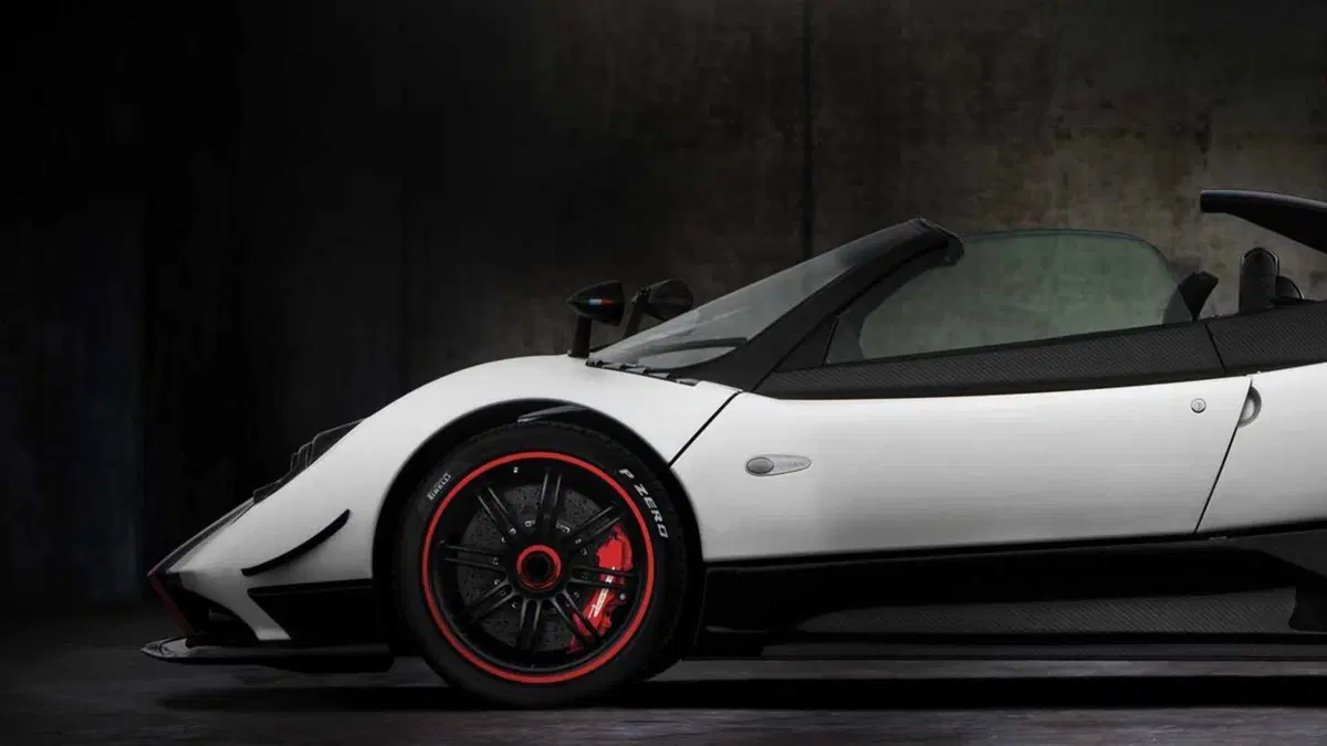 Pagani Zonda venduta a 28 milioni di dollari: è la più costosa di sempre (2)