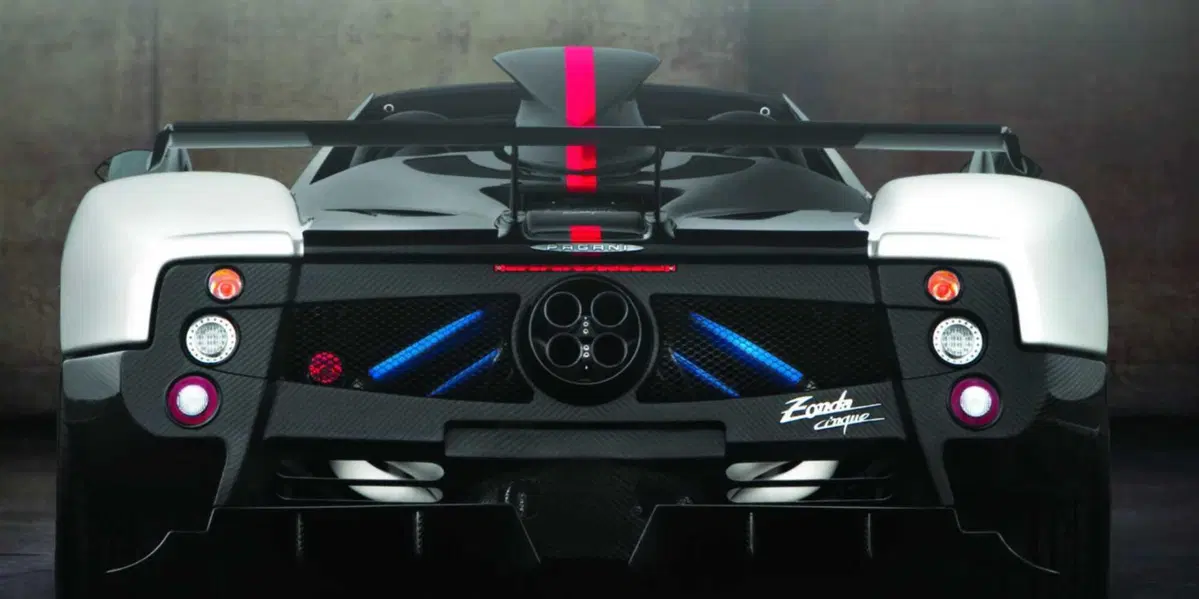Pagani Zonda venduta a 28 milioni di dollari: è la più costosa di sempre (4)