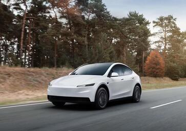 Tesla Model Y Standard: sotto i 40.000€ e consuma meno di tutte. Cosa ha sacrificato? (VIDEO)