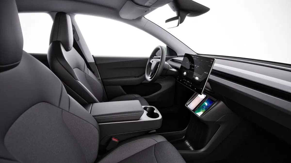 Tesla Model Y Standard: debutta la versione più accessibile del SUV elettrico più venduto al mondo