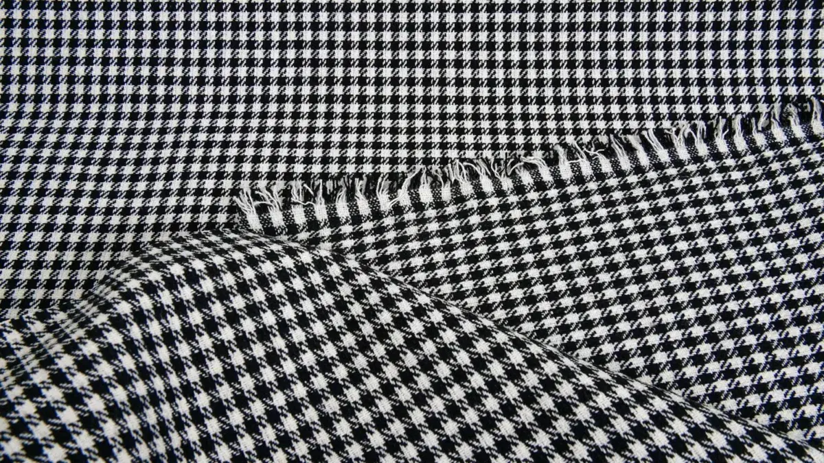 Porsche riporta in vita i suoi iconici tessuti vintage: Pasha, Pepita e Tartan (4)