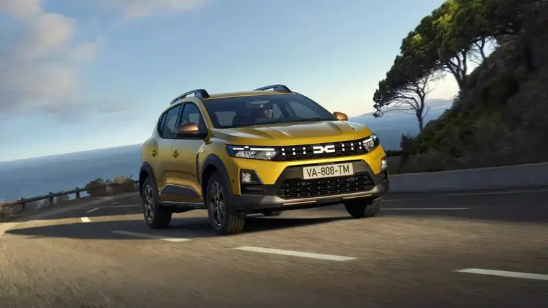Dacia Sandero 2025: pi&ugrave; tecnologia, pi&ugrave; comfort e nuove motorizzazioni. Ecco tutti i prezzi della regina del mercato europeo 