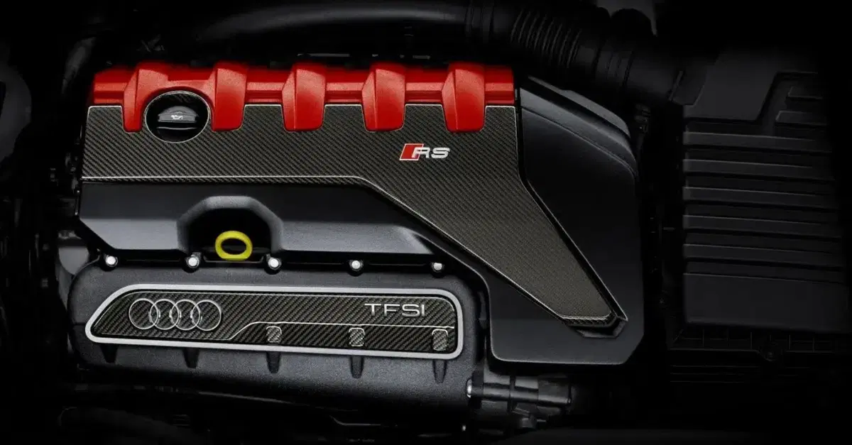 Audi celebra i 50 anni dell&rsquo;iconico 5 cilindri: ecco cosa cambia per il motore pi&ugrave; amato dagli appassionati