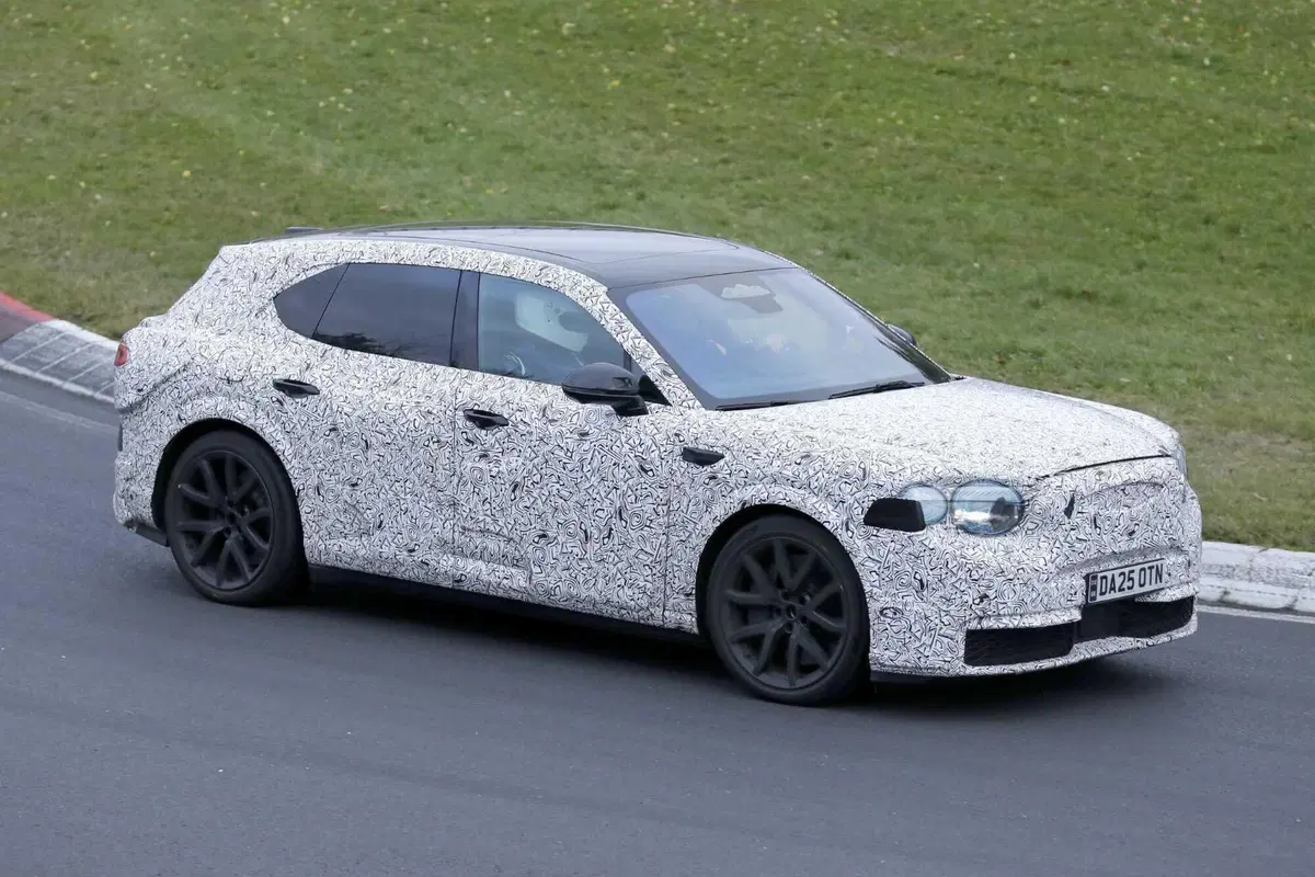 Bentley elettrica, il primo SUV a zero emissioni è già al Nürburgring: tutto quello che sappiamo (8)