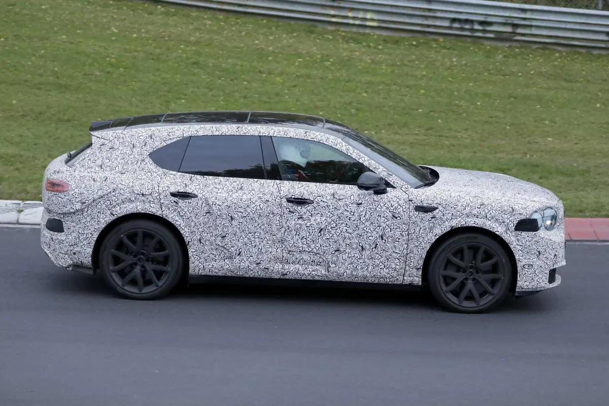Bentley elettrica, il primo SUV a zero emissioni è già al Nürburgring: tutto quello che sappiamo (17)