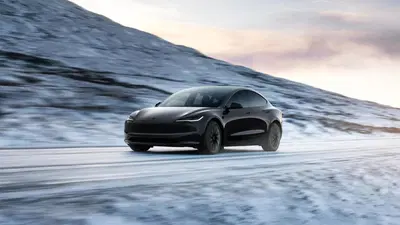 Tesla presenta la nuova Model 3 Standard in Europa: &egrave; la Tesla pi&ugrave; economica di sempre