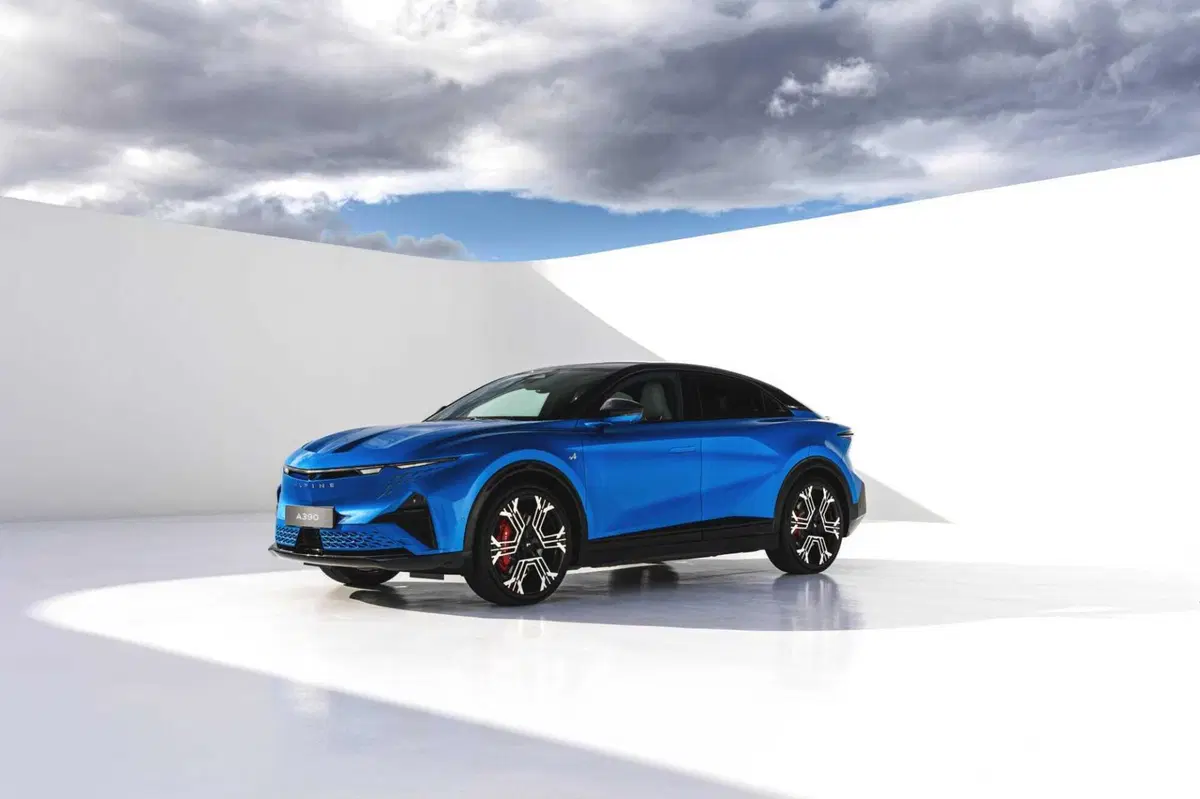 Alpine A390: la sport fastback elettrica da 470 CV che ridefinisce il piacere di guida (20)