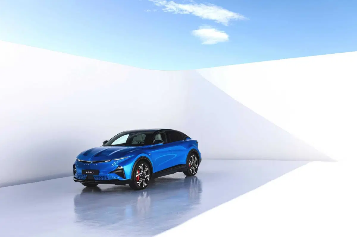 Alpine A390: la sport fastback elettrica da 470 CV che ridefinisce il piacere di guida (23)