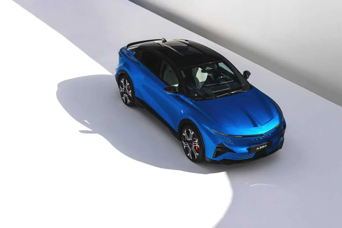 Alpine A390: la sport fastback elettrica da 470 CV che ridefinisce il piacere di guida (21)