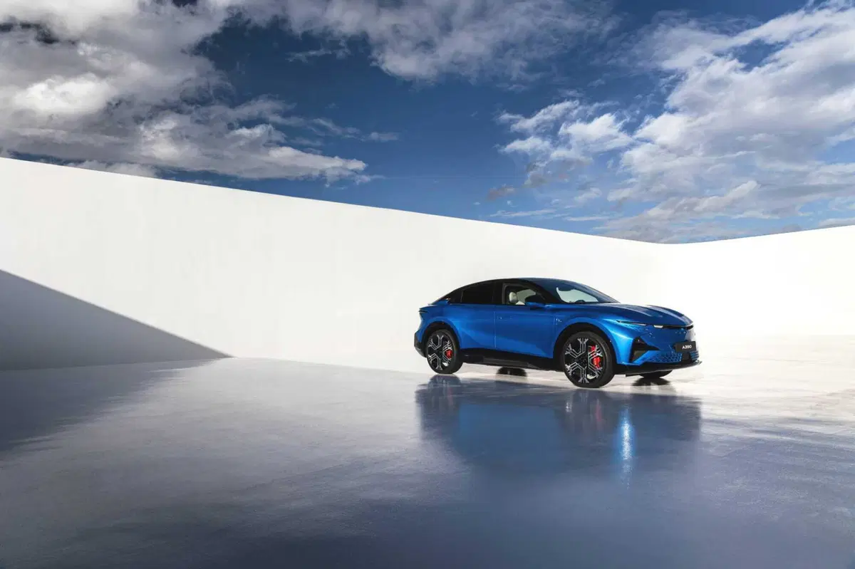 Alpine A390: la sport fastback elettrica da 470 CV che ridefinisce il piacere di guida (24)