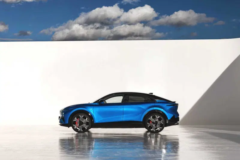 Alpine A390