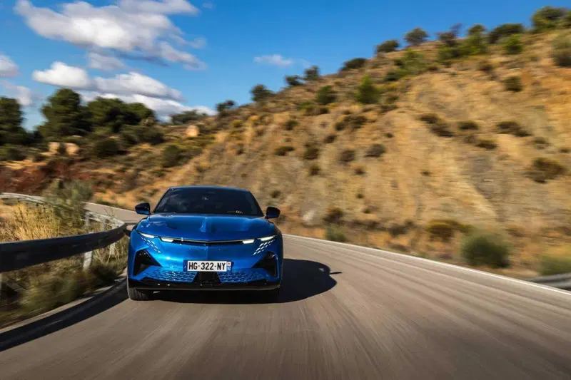 Alpine A390