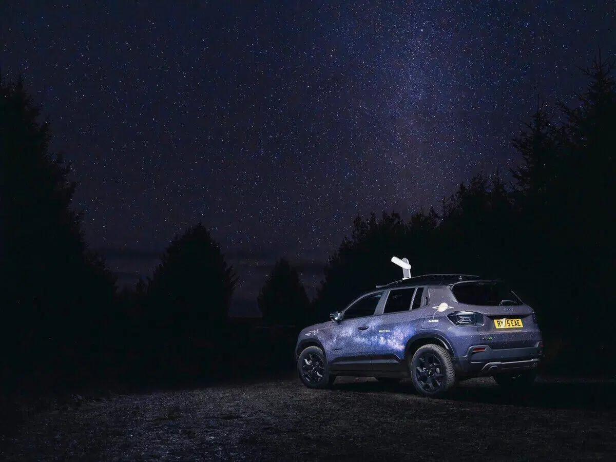 Stellantis, alla scoperta dello spazio profondo: ecco il concept Jeep per osservare il cielo  (9)