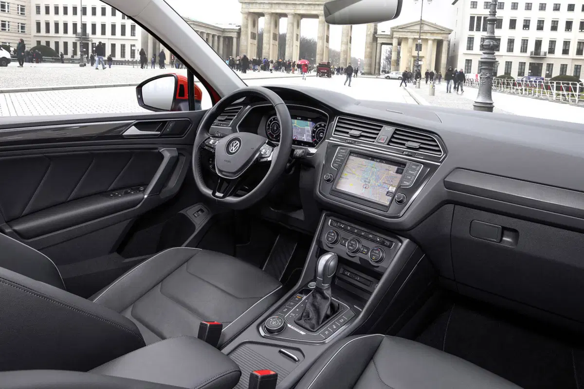 Volkswagen Tiguan R-Line 2.0 BiTDI 240 CV (2)