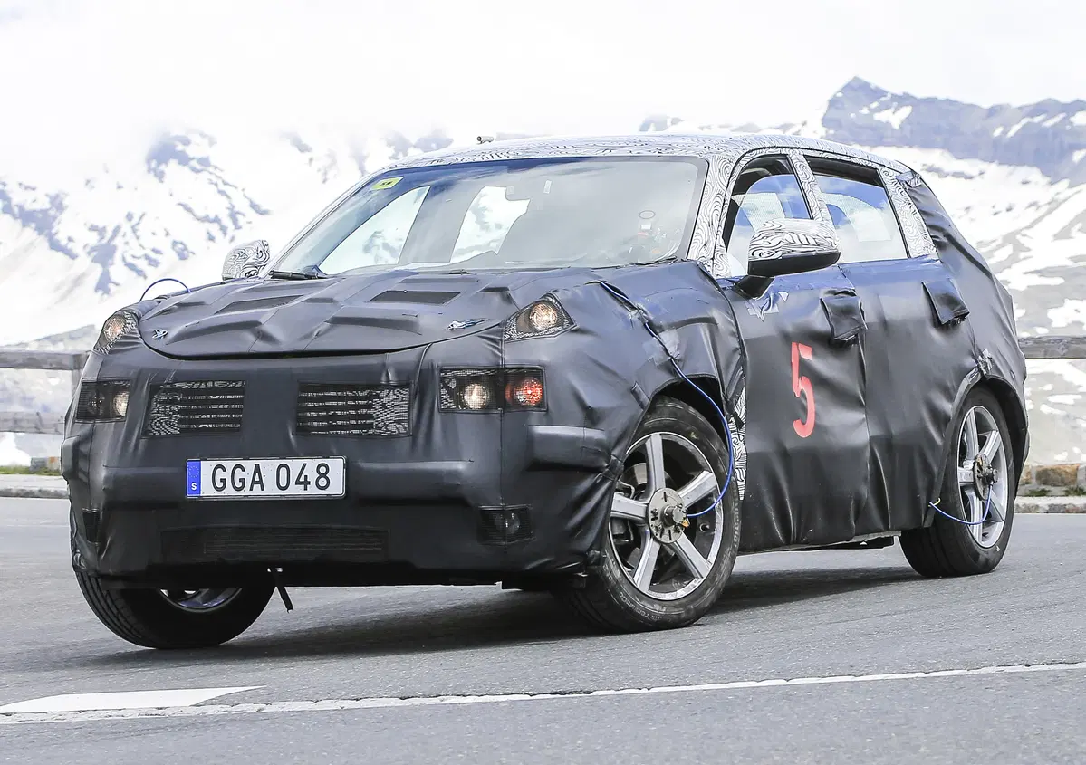 Nuova Geely SUV: lo spy della "cugina" della Volvo XC40