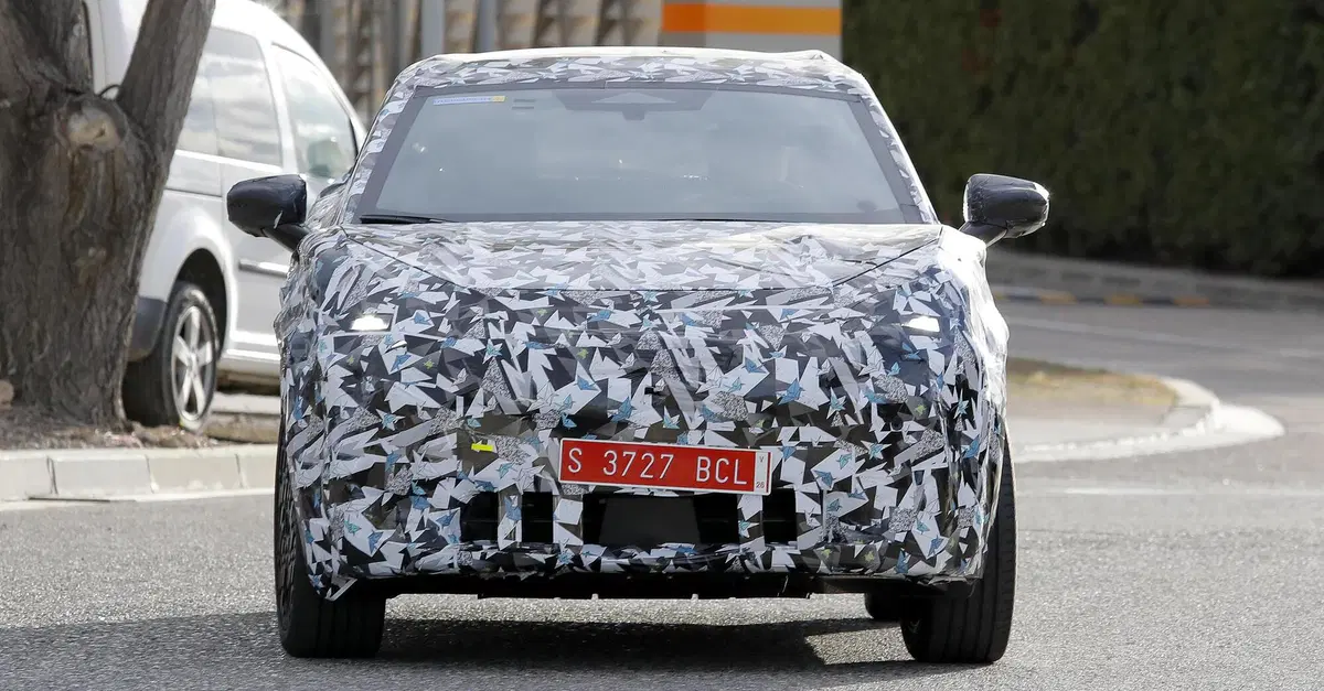 Nuova Nissan Juke elettrica 2026: ecco le prime immagini del B-SUV giapponese [Foto Spia]