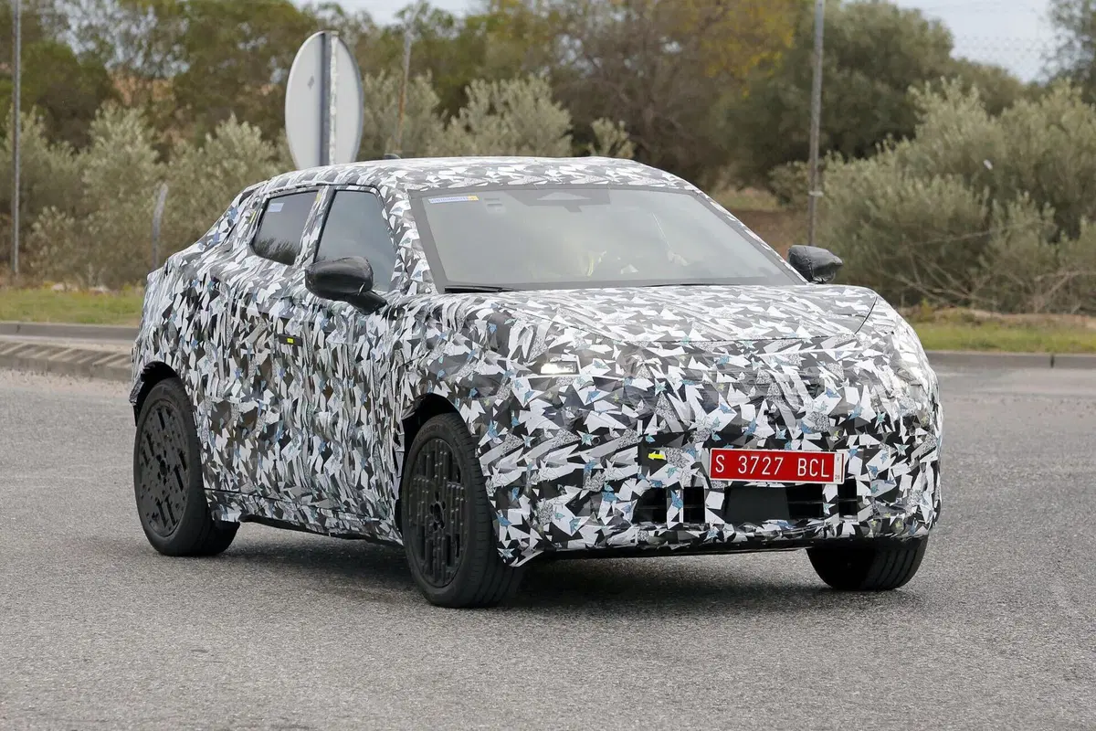 Nuova Juke elettrica 2026: ecco le prime immagini del B-SUV di Nissan [Foto Spia] (3)