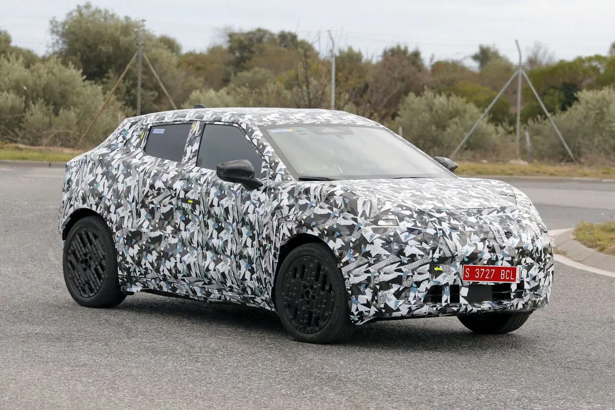 Nuova Juke elettrica 2026: ecco le prime immagini del B-SUV di Nissan [Foto Spia] (4)