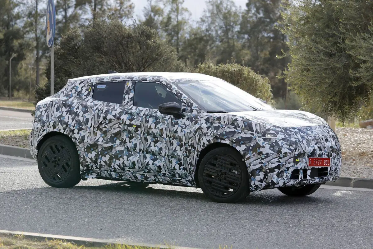 Nuova Juke elettrica 2026: ecco le prime immagini del B-SUV di Nissan [Foto Spia] (5)