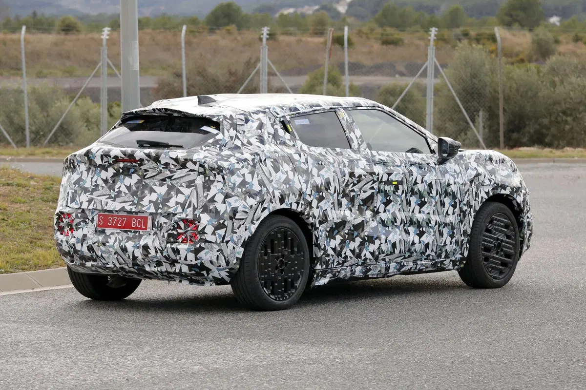 Nuova Juke elettrica 2026: ecco le prime immagini del B-SUV di Nissan [Foto Spia] (10)