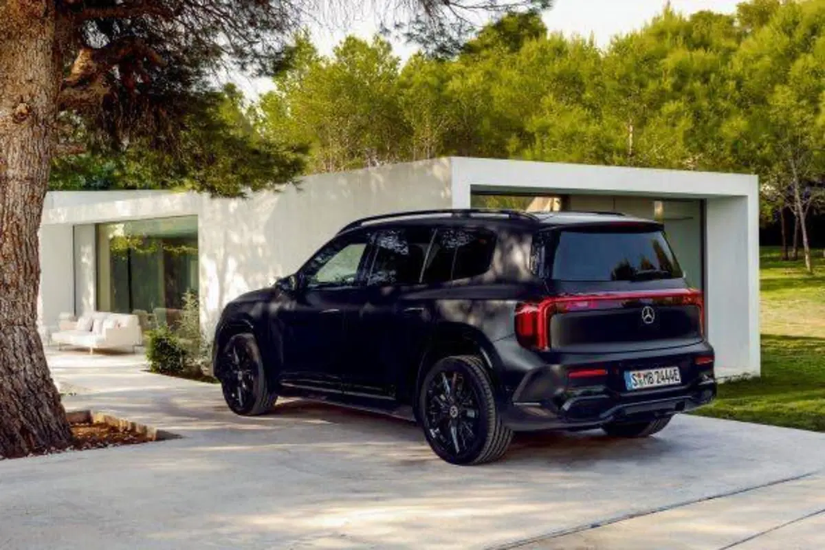 Nuova Mercedes GLB: il SUV a 7 posti si rinnova e diventa elettrico [VIDEO]