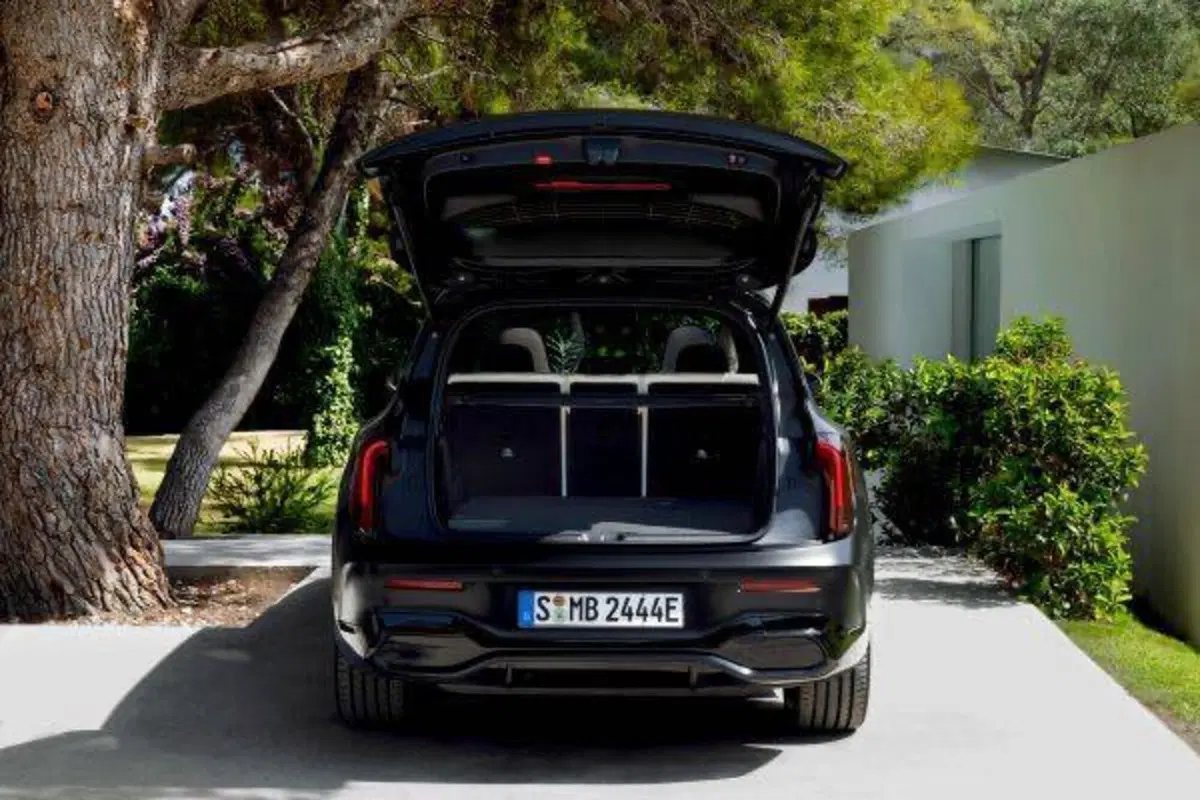 Nuova Mercedes GLB: il SUV a 7 posti si rinnova e diventa elettrico [VIDEO] (7)